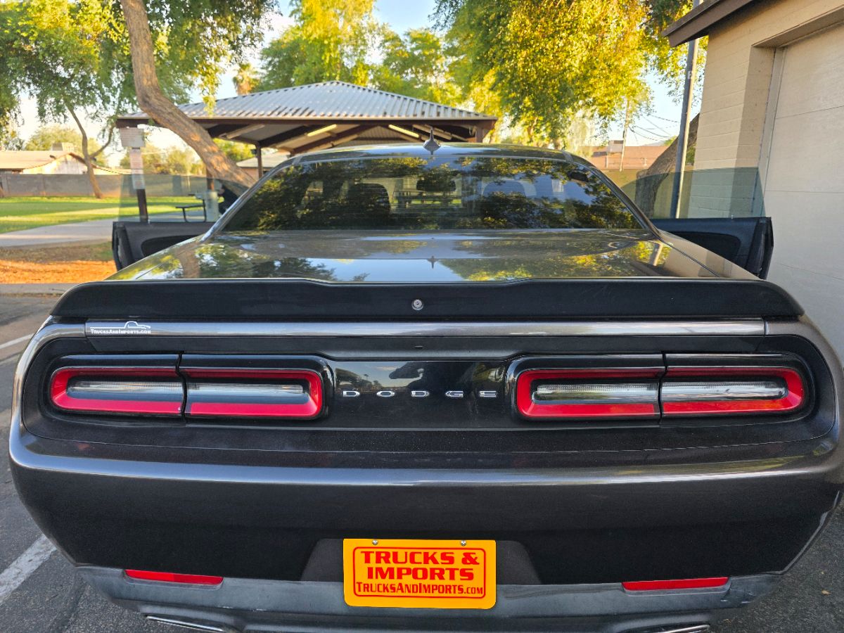 2018 Dodge Challenger SXT photo 17