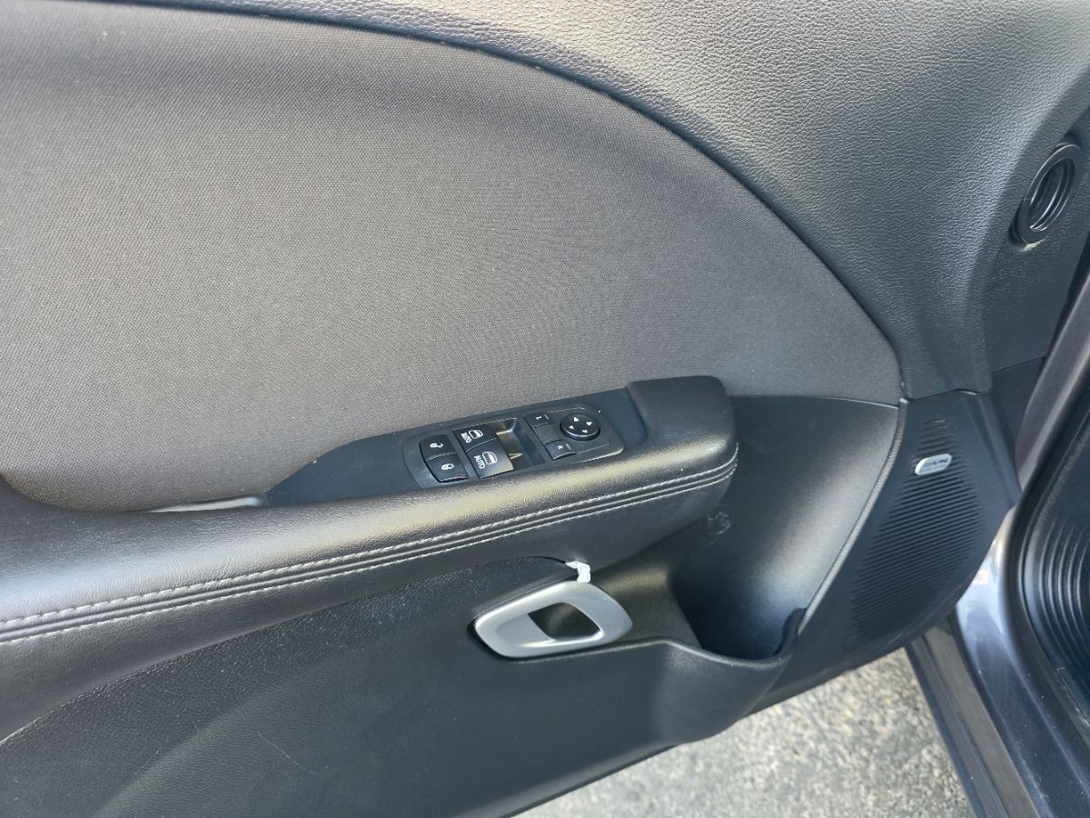 2018 Dodge Challenger SXT photo 18