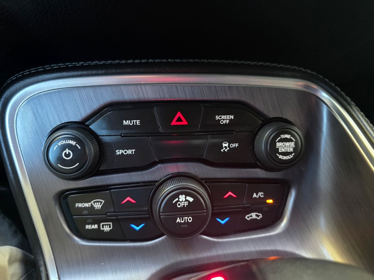 2018 Dodge Challenger SXT photo 30