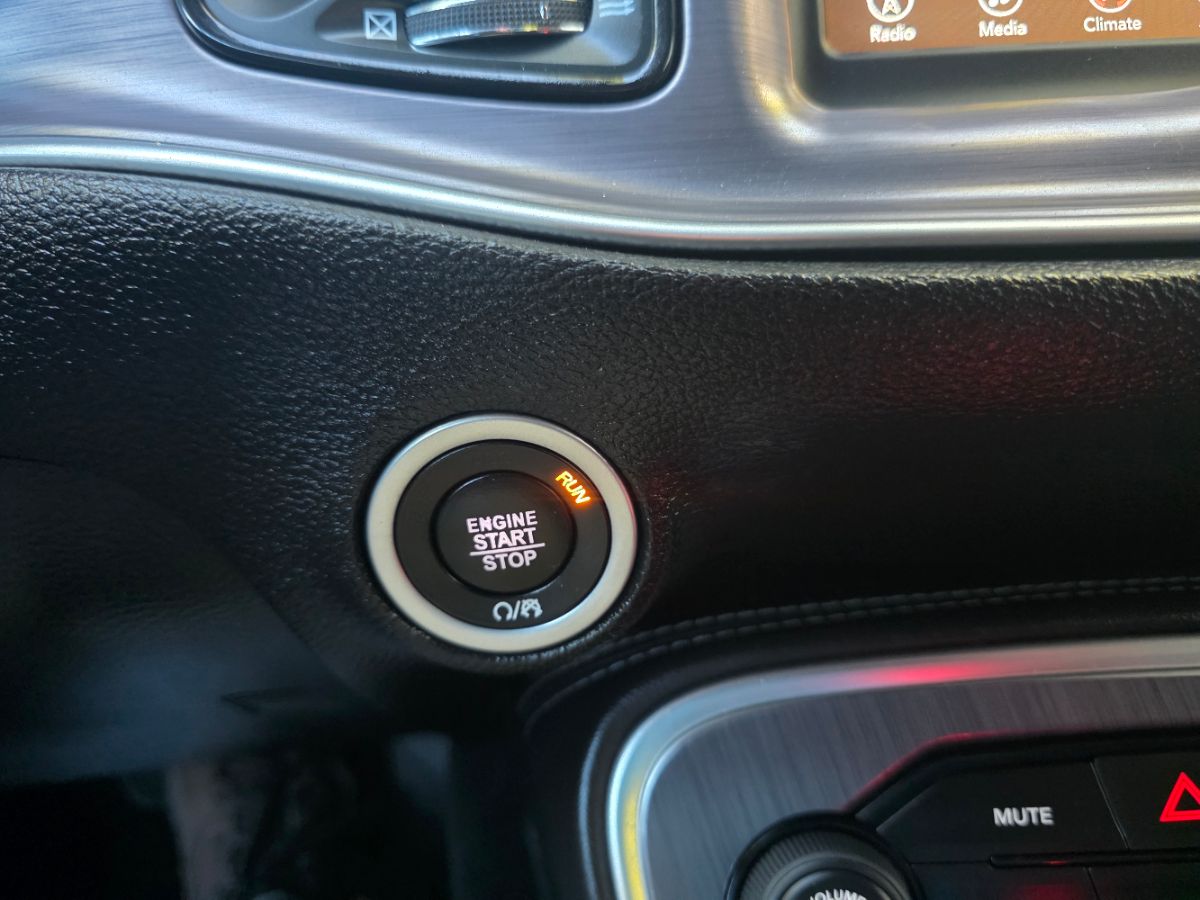 2018 Dodge Challenger SXT photo 31