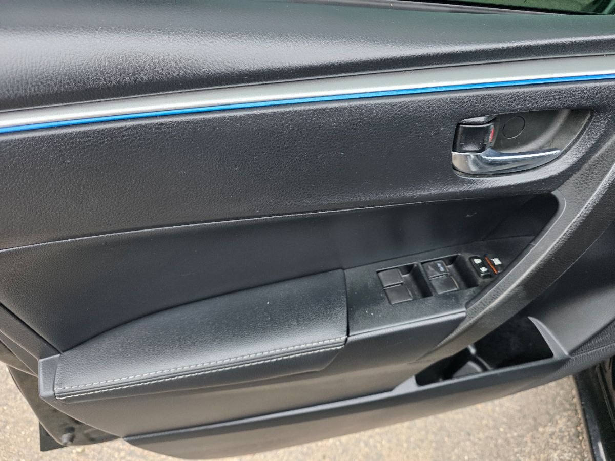 2016 Toyota Corolla Plus photo 16
