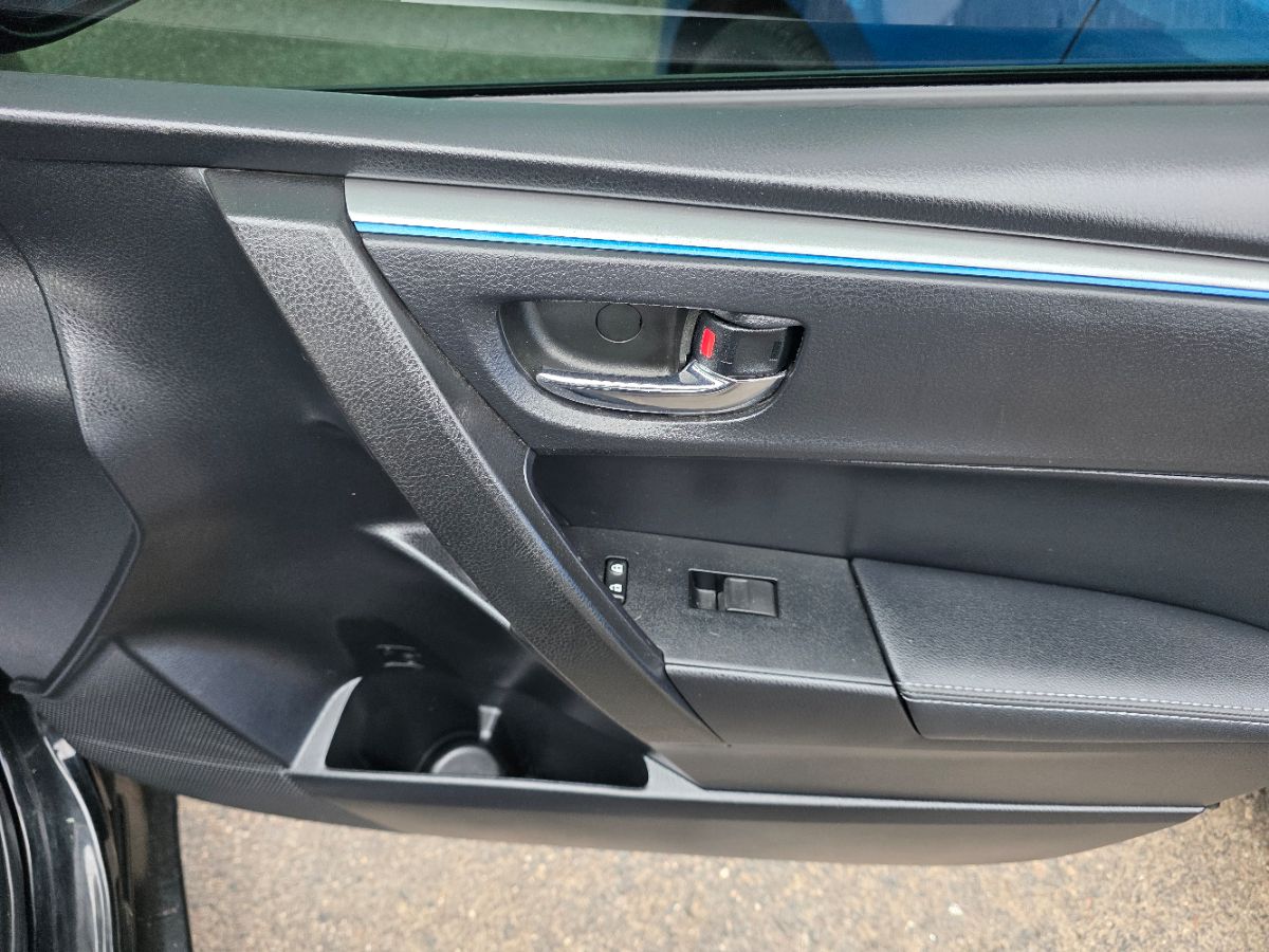 2016 Toyota Corolla Plus photo 19