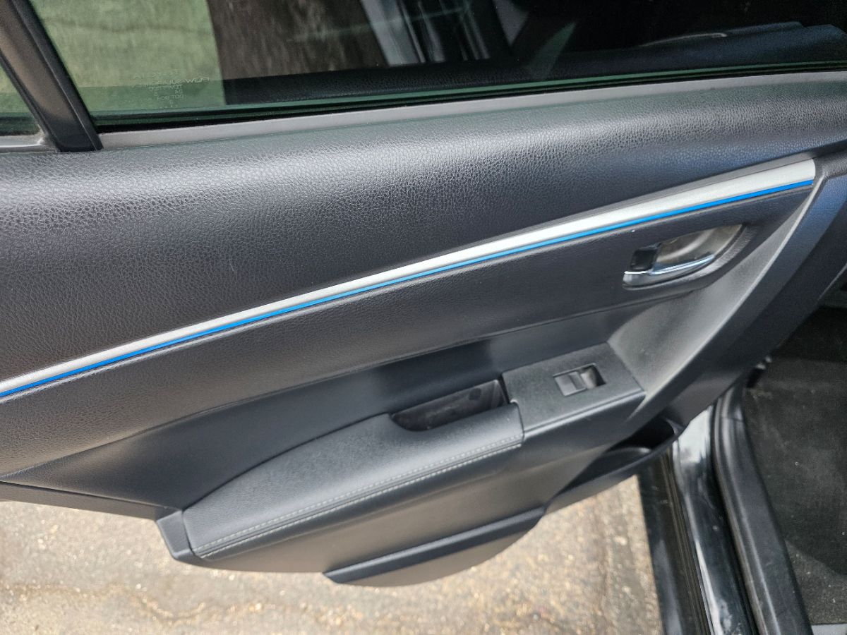 2016 Toyota Corolla Plus photo 32