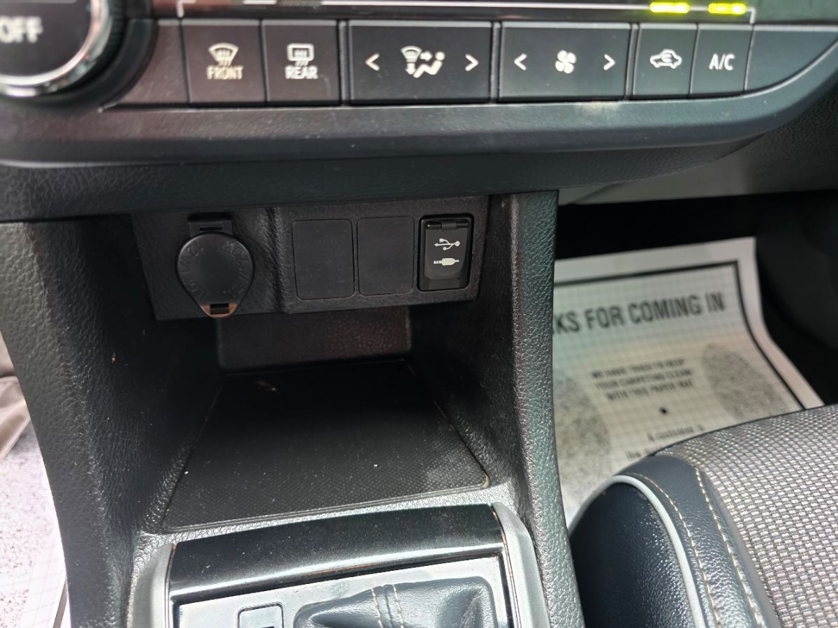 2016 Toyota Corolla Plus photo 39