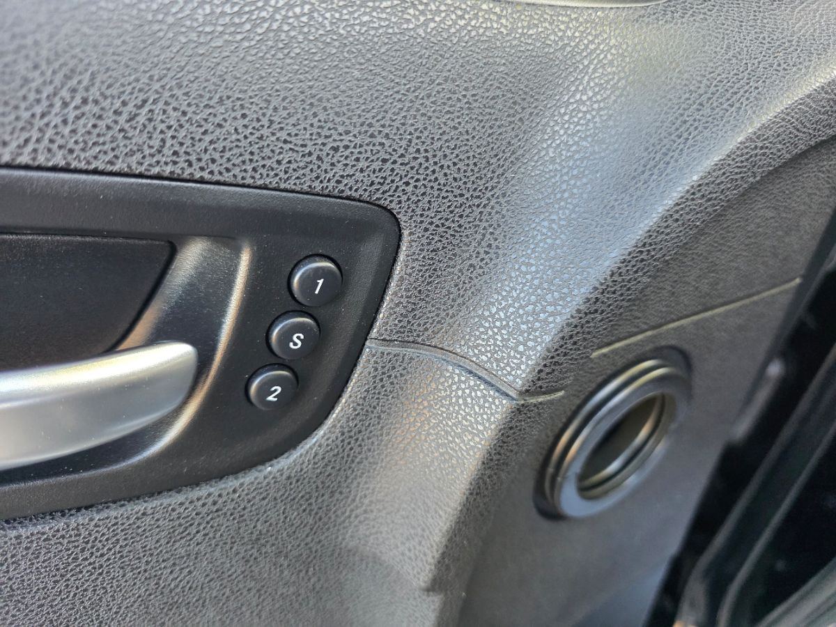 2019 Chrysler 300 Limited photo 14