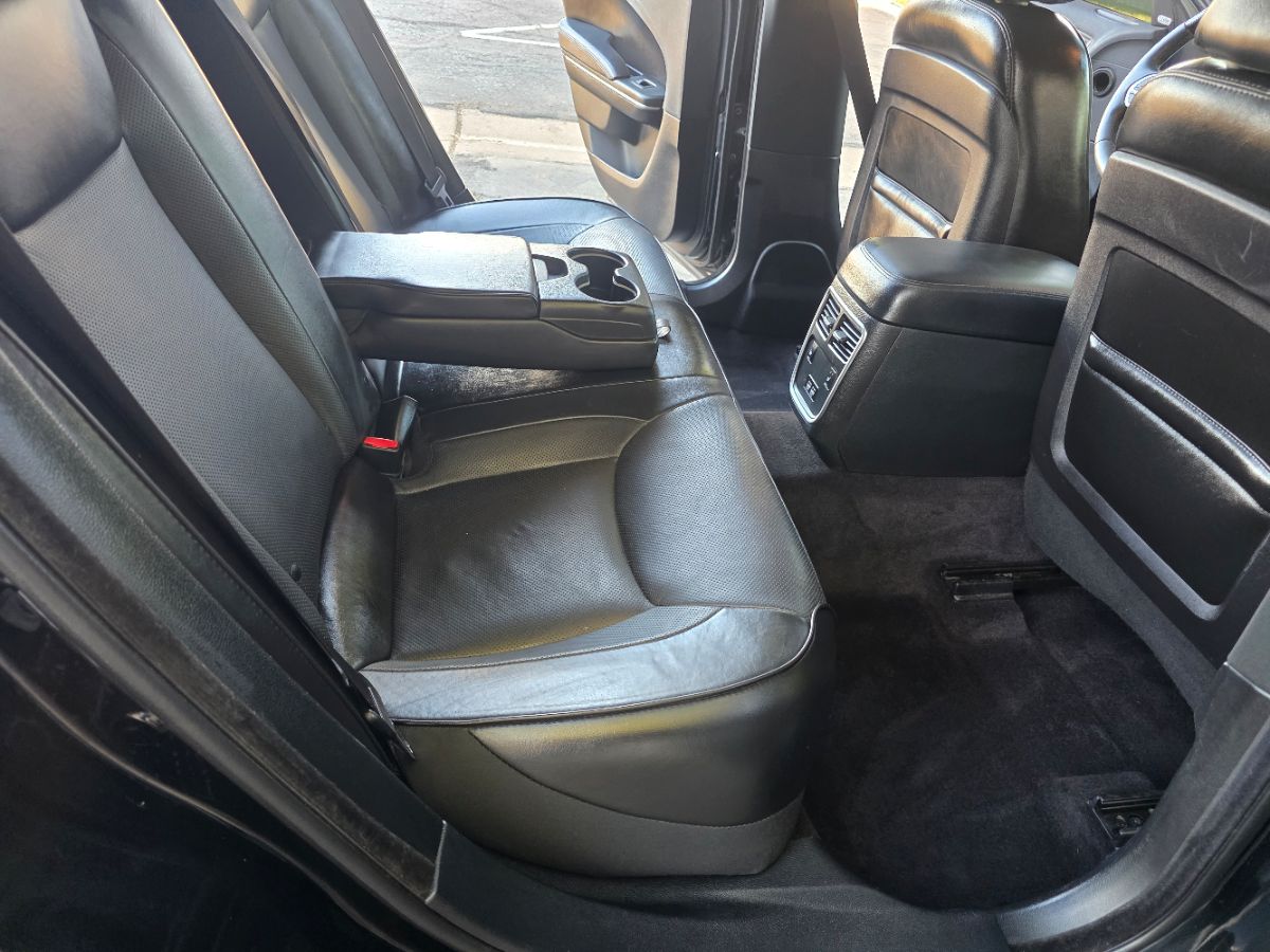 2019 Chrysler 300 Limited photo 24