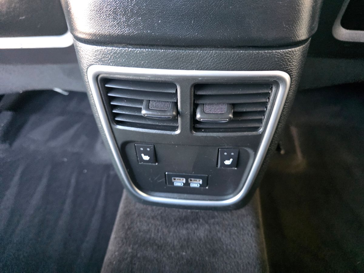2019 Chrysler 300 Limited photo 27