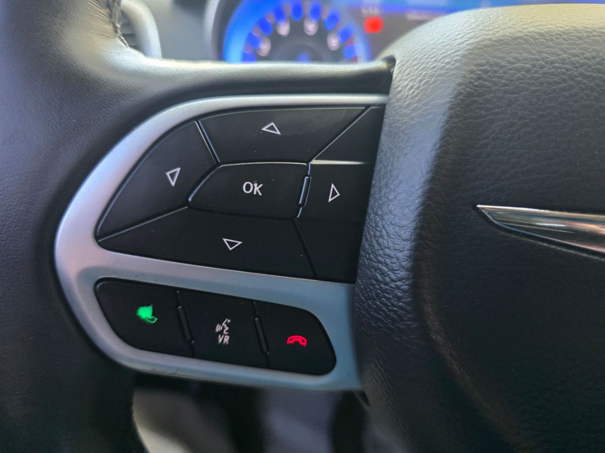 2019 Chrysler 300 Limited photo 36