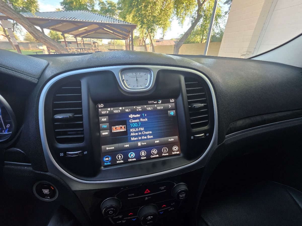 2019 Chrysler 300 Limited photo 48