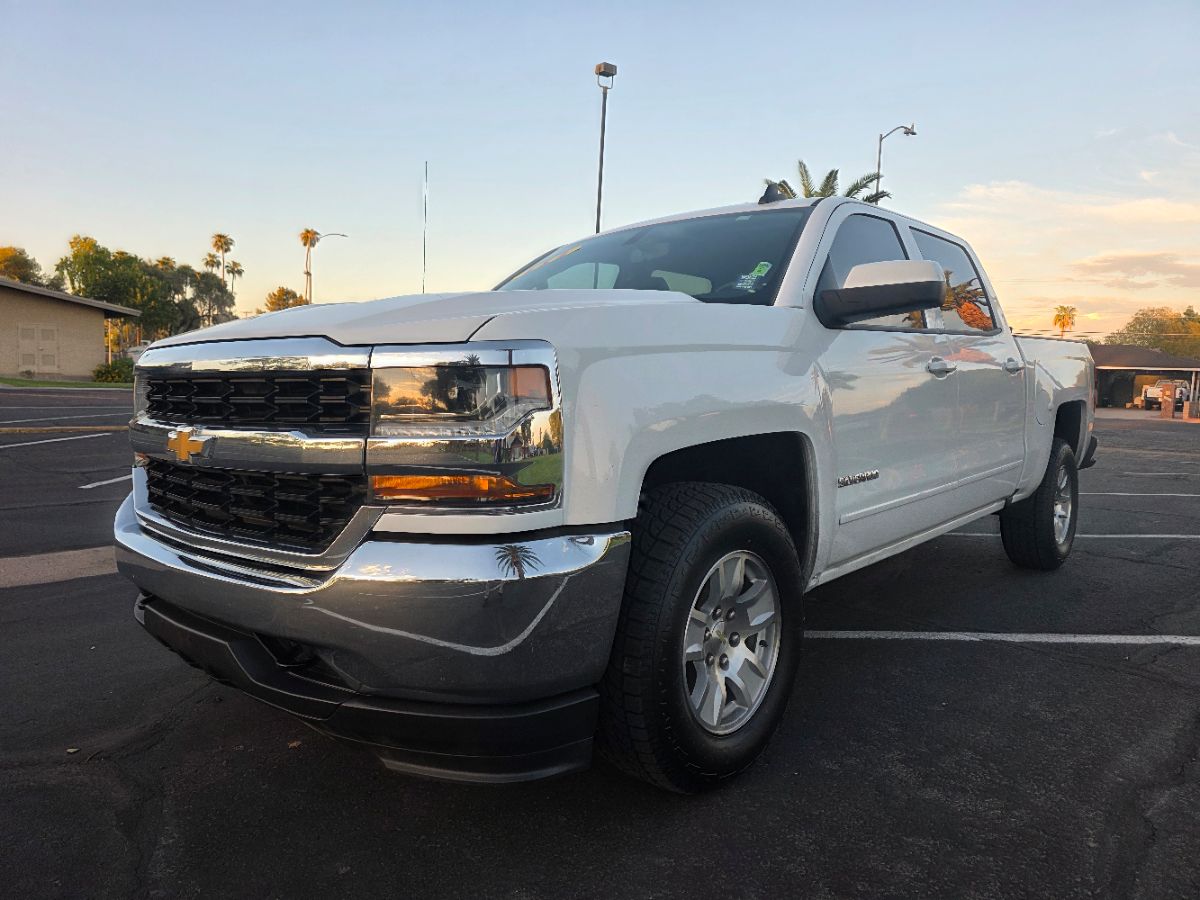 2017 Chevrolet Silverado 1500 LT photo 4