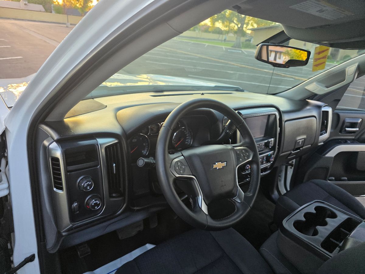 2017 Chevrolet Silverado 1500 LT photo 9