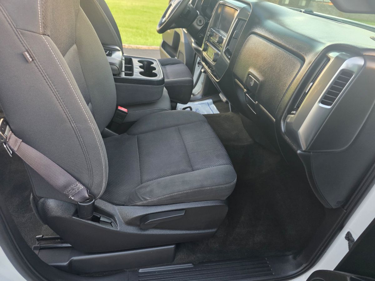 2017 Chevrolet Silverado 1500 LT photo 19
