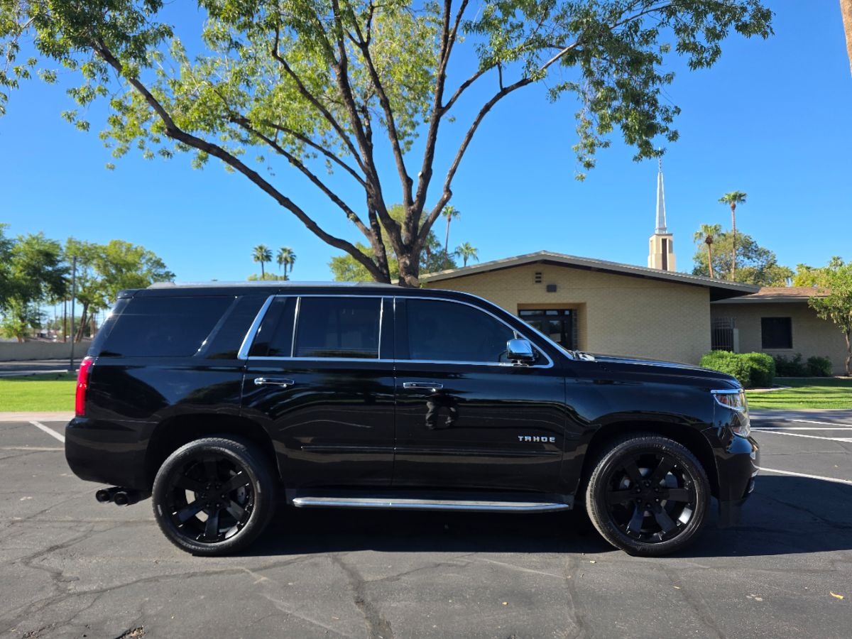 2017 Chevrolet Tahoe Premier photo 3