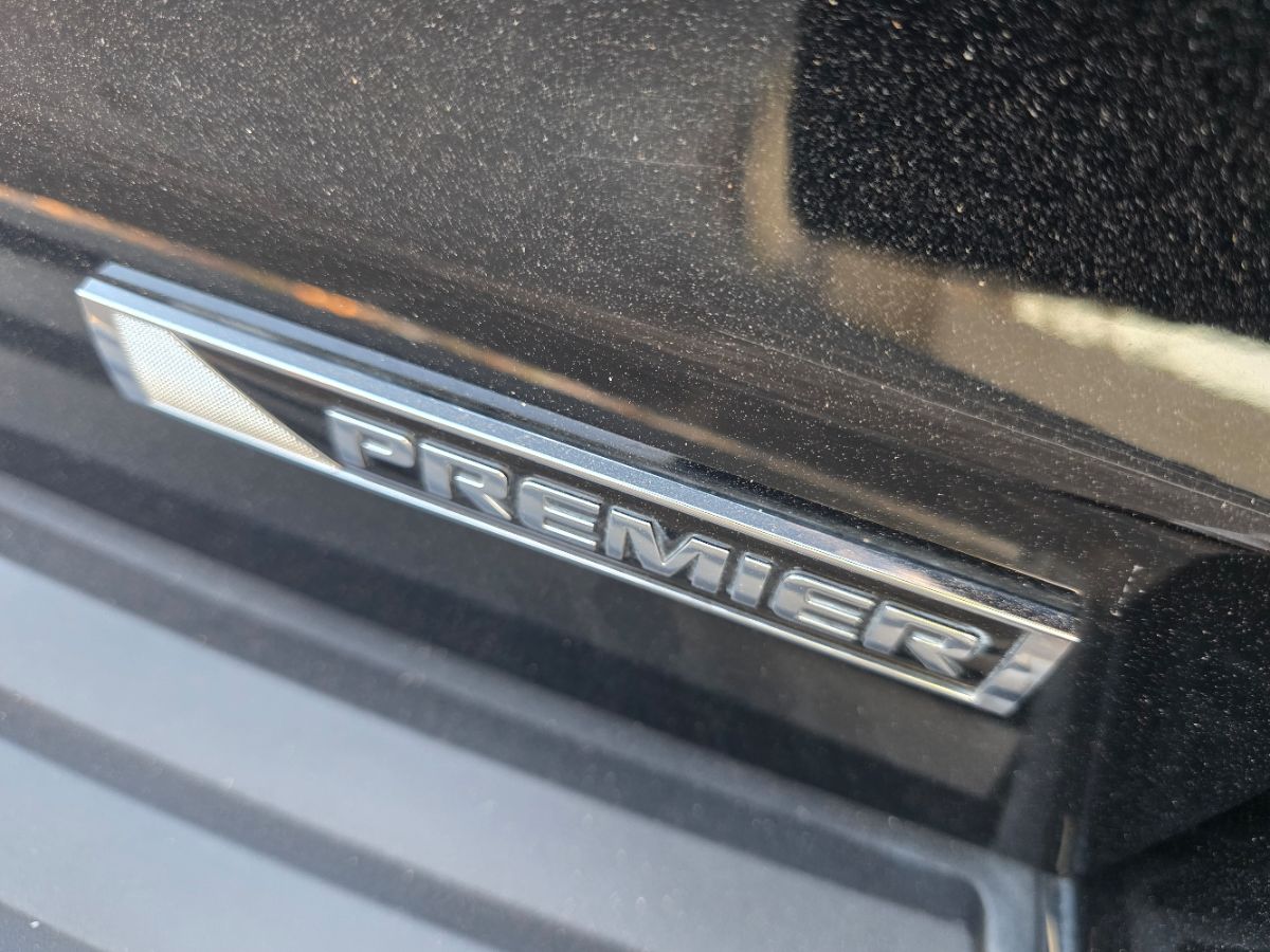 2017 Chevrolet Tahoe Premier photo 4