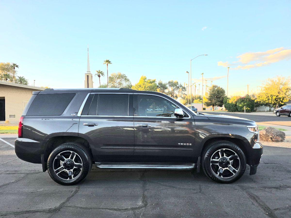 2015 Chevrolet Tahoe LTZ photo 3