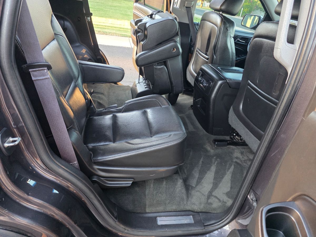 2015 Chevrolet Tahoe LTZ photo 35