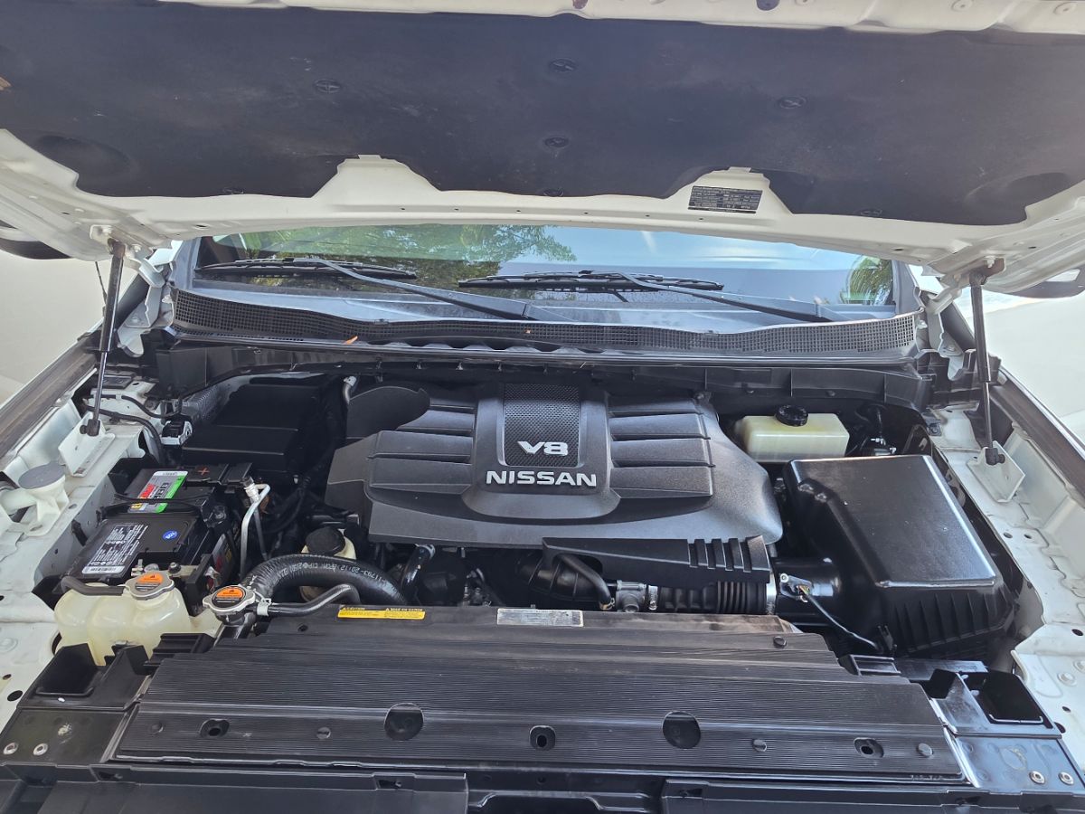 2018 Nissan Titan SV photo 7