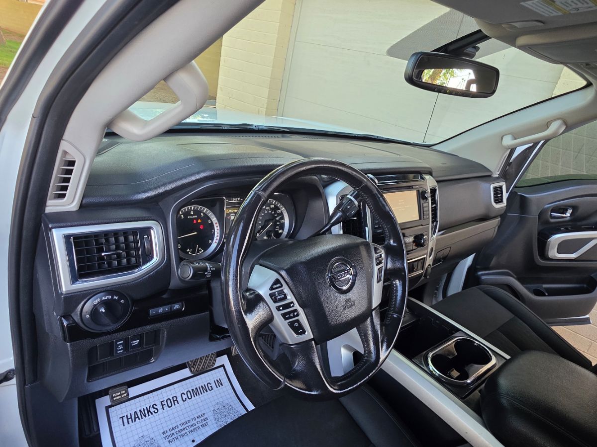 2018 Nissan Titan SV photo 9