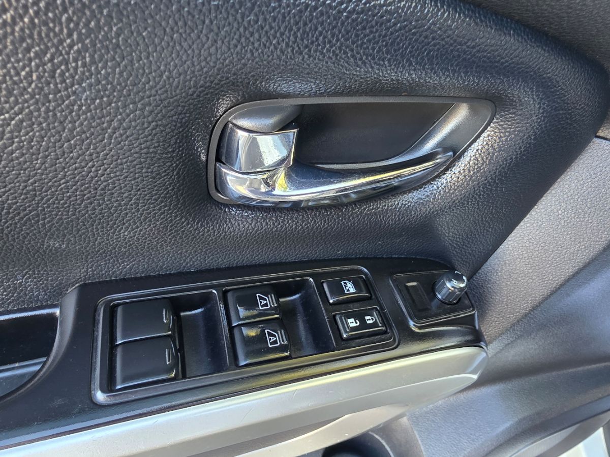 2018 Nissan Titan SV photo 16