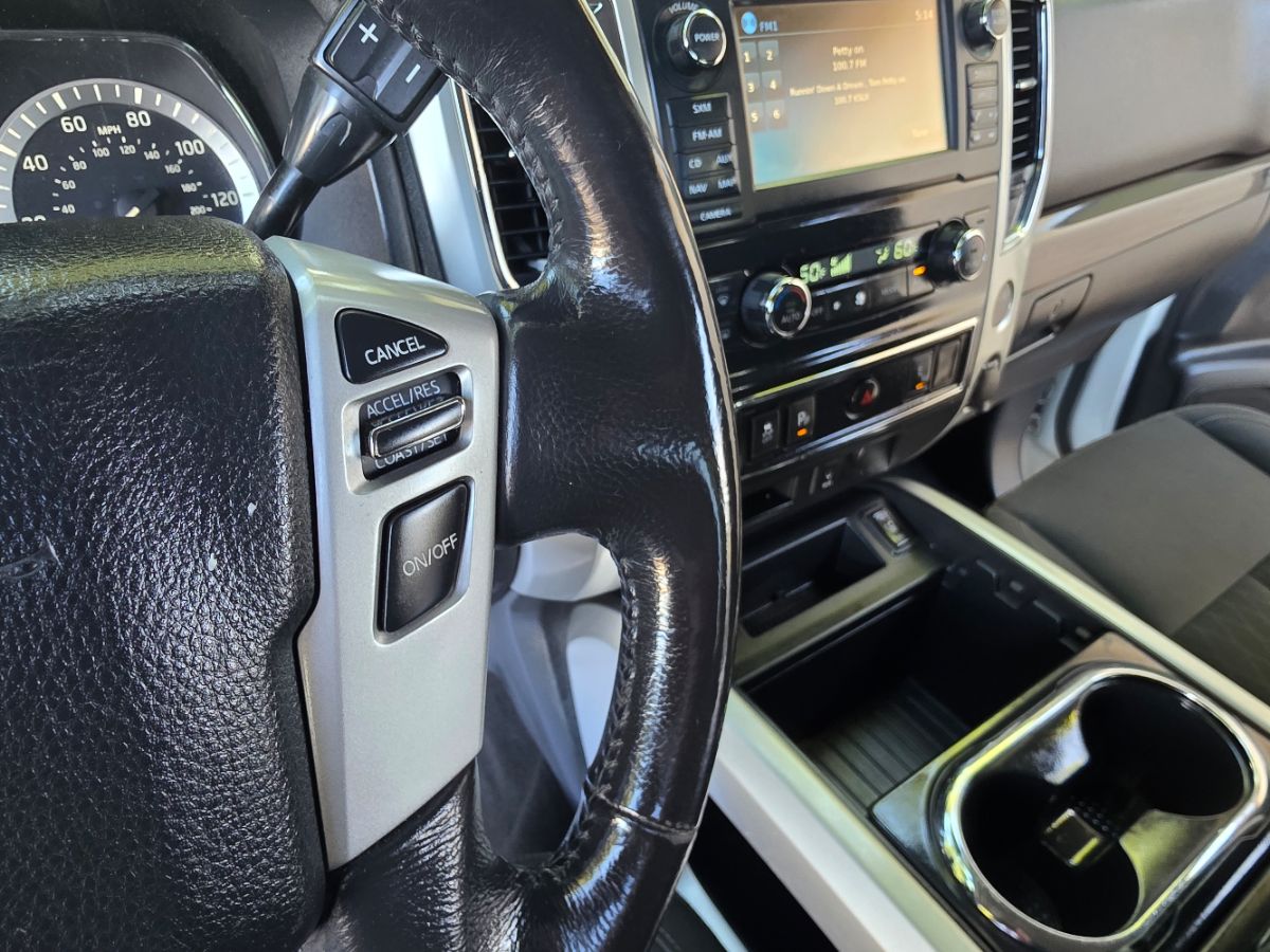 2018 Nissan Titan SV photo 17