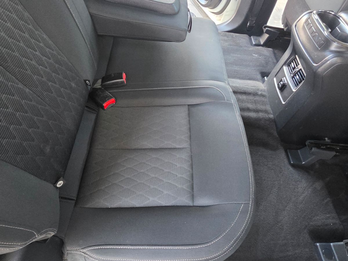 2018 Nissan Titan SV photo 28