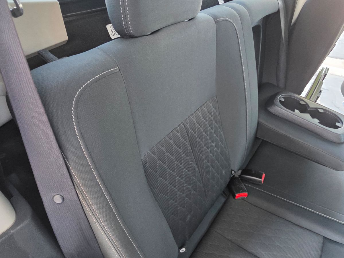 2018 Nissan Titan SV photo 31
