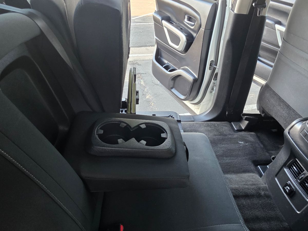 2018 Nissan Titan SV photo 32