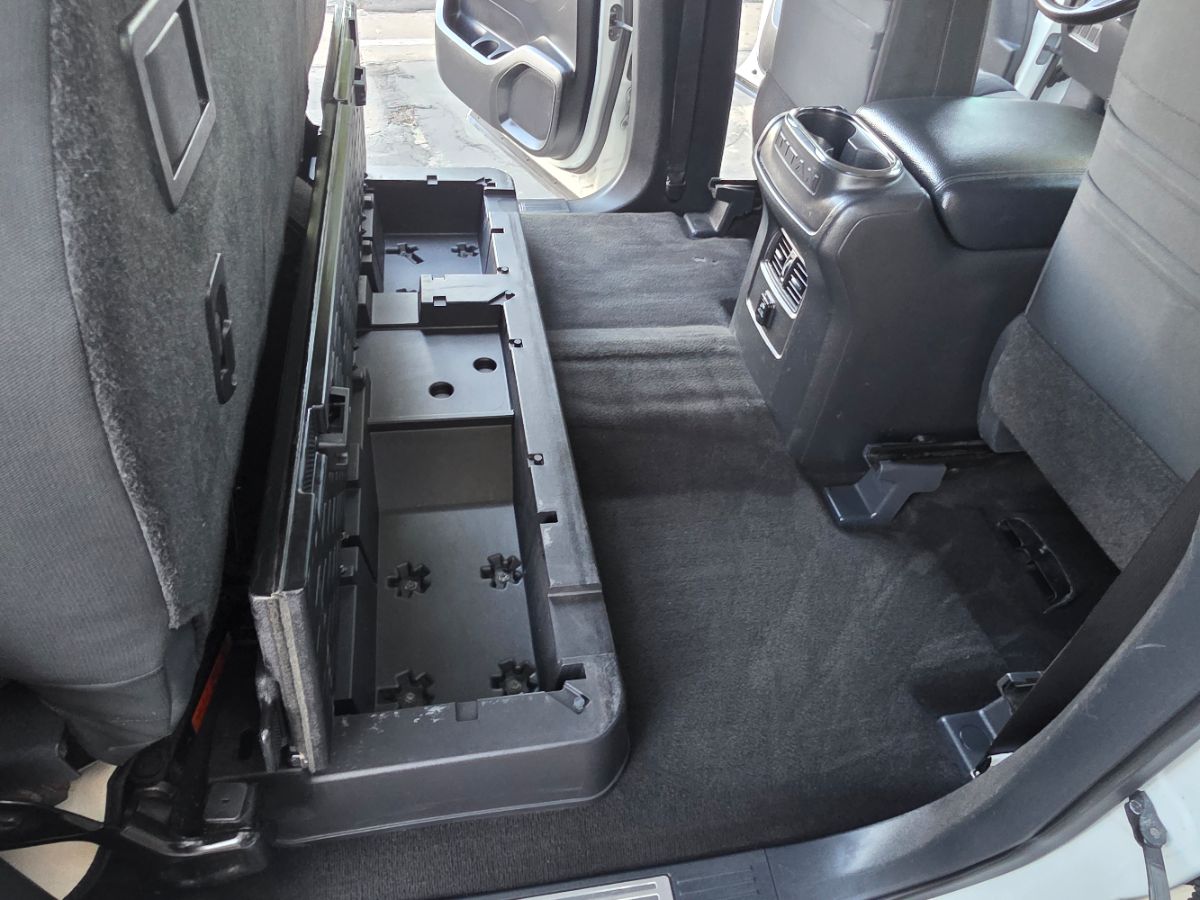 2018 Nissan Titan SV photo 34