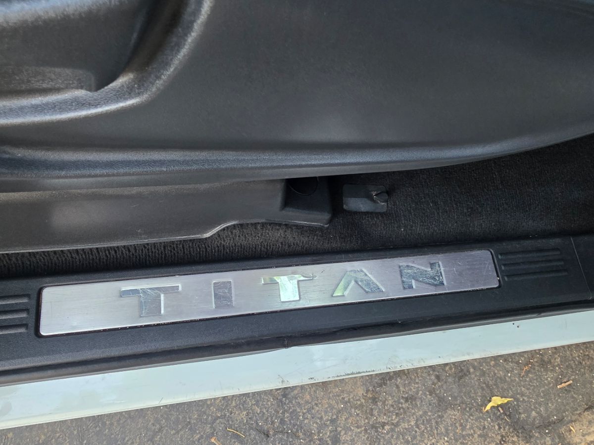 2018 Nissan Titan SV photo 40