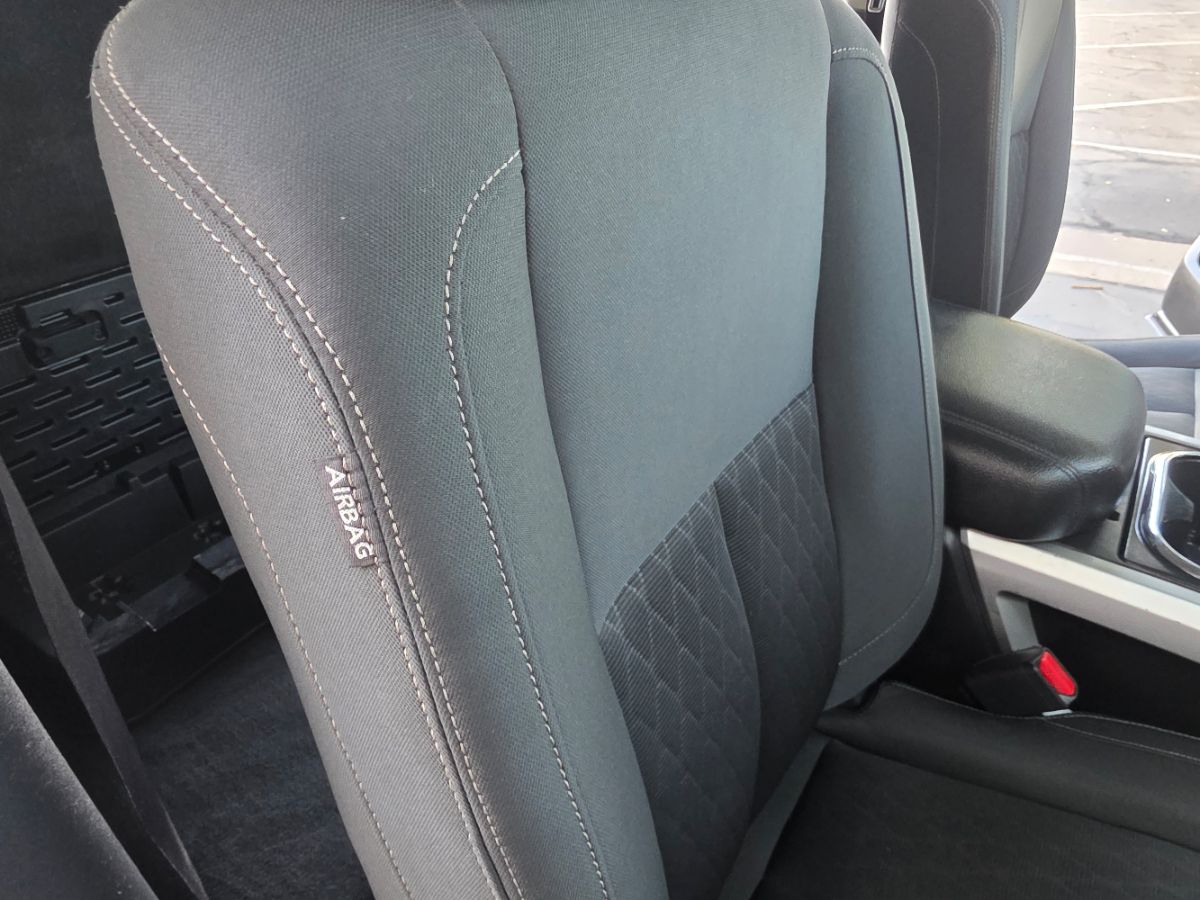 2018 Nissan Titan SV photo 42