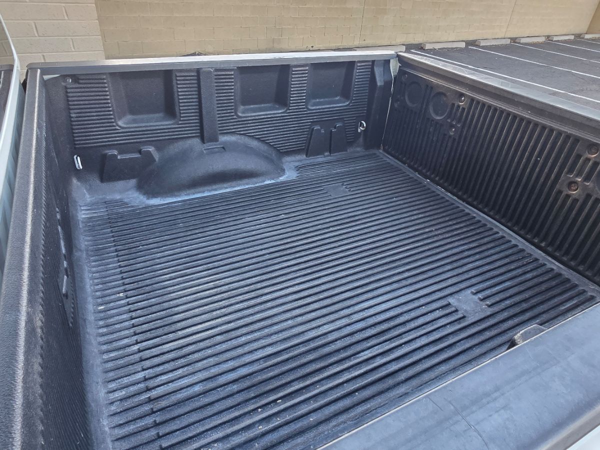 2018 Nissan Titan SV photo 45