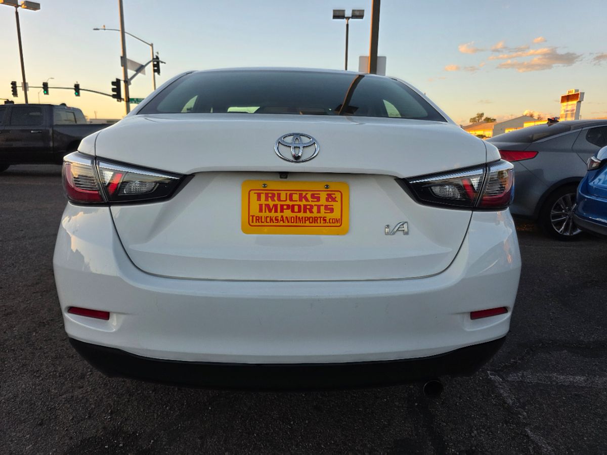 2017 Toyota Yaris iA photo 2