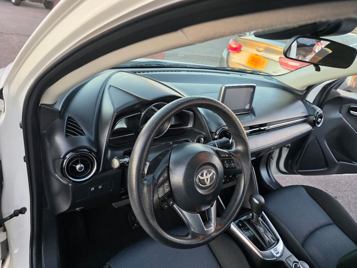 2017 Toyota Yaris iA photo 7