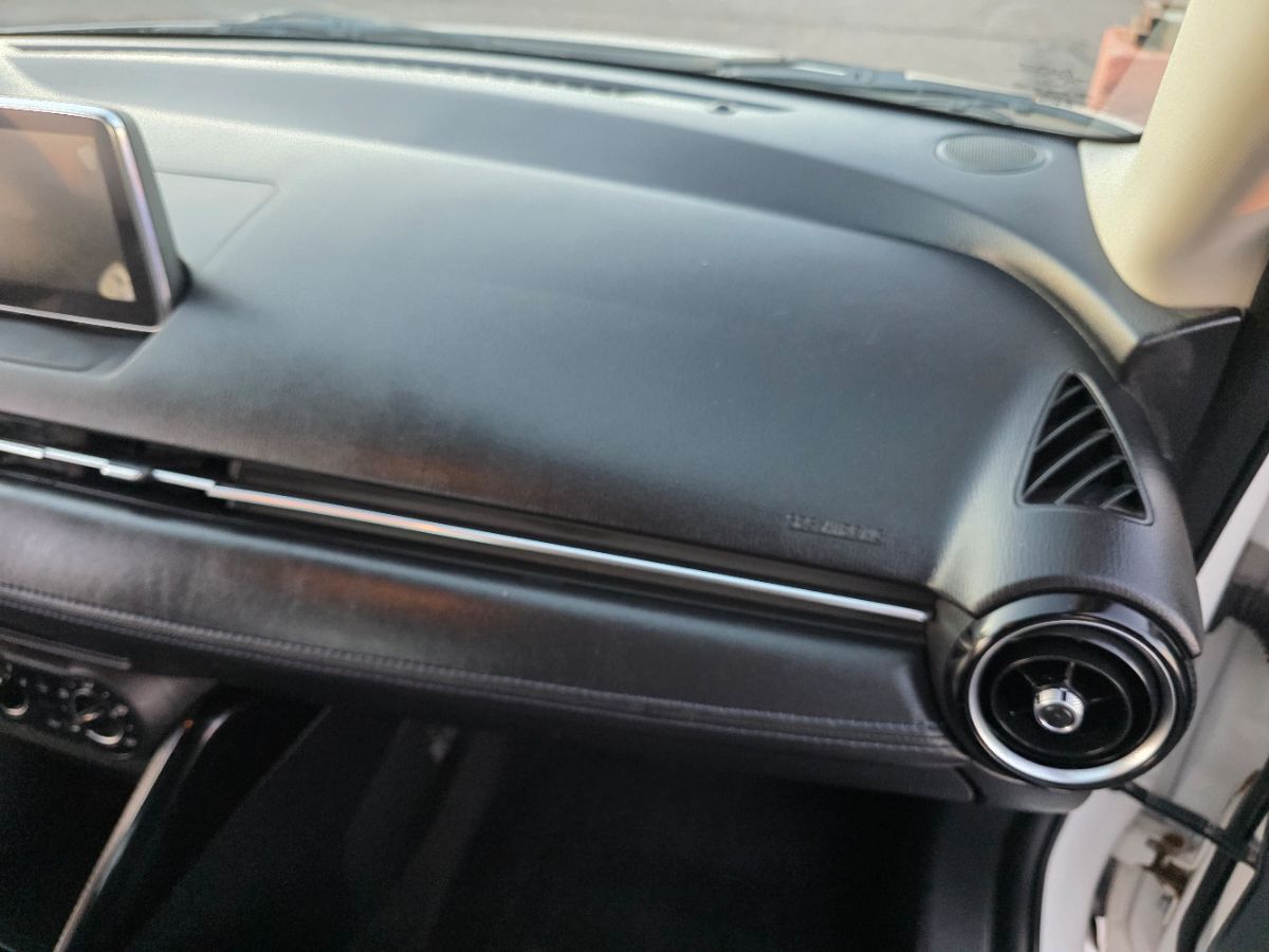 2017 Toyota Yaris iA photo 18