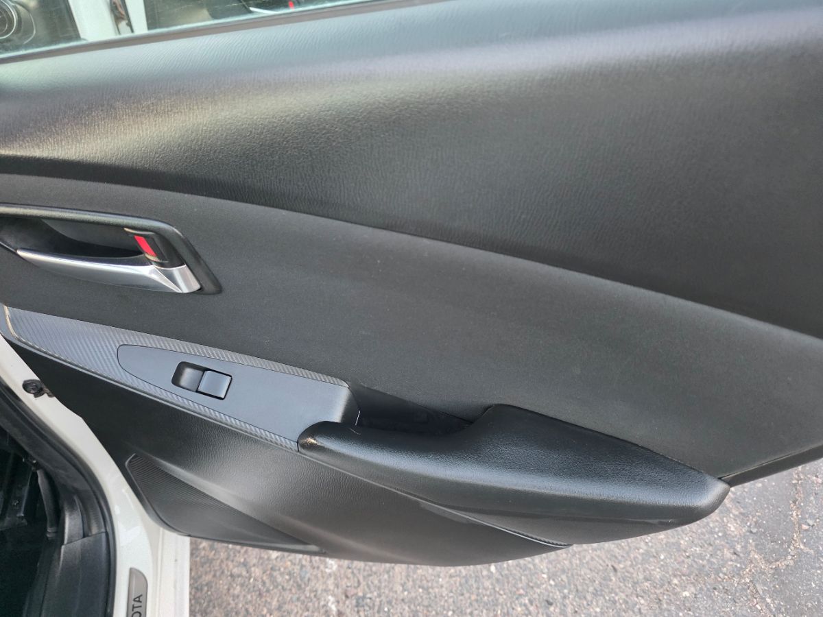 2017 Toyota Yaris iA photo 19