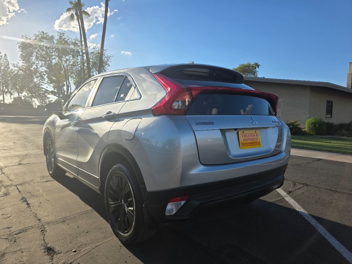 2018 Mitsubishi Eclipse Cross LE photo 11