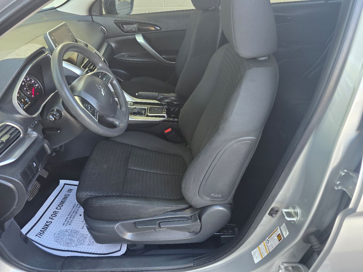 2018 Mitsubishi Eclipse Cross LE photo 30