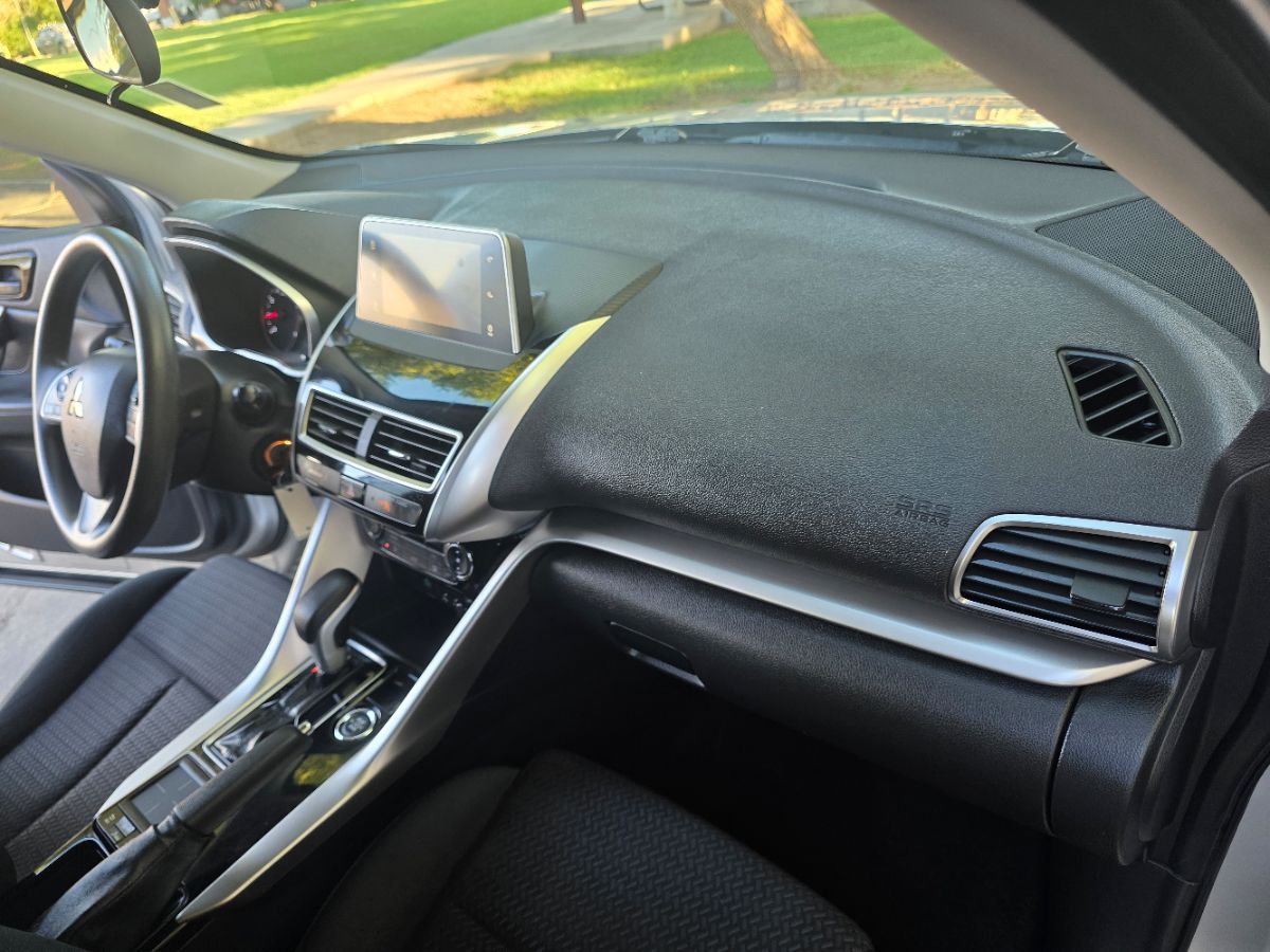 2018 Mitsubishi Eclipse Cross LE photo 36