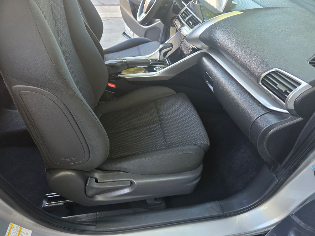 2018 Mitsubishi Eclipse Cross LE photo 37