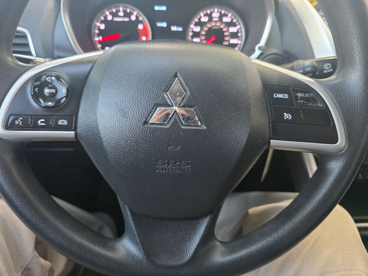 2018 Mitsubishi Eclipse Cross LE photo 50