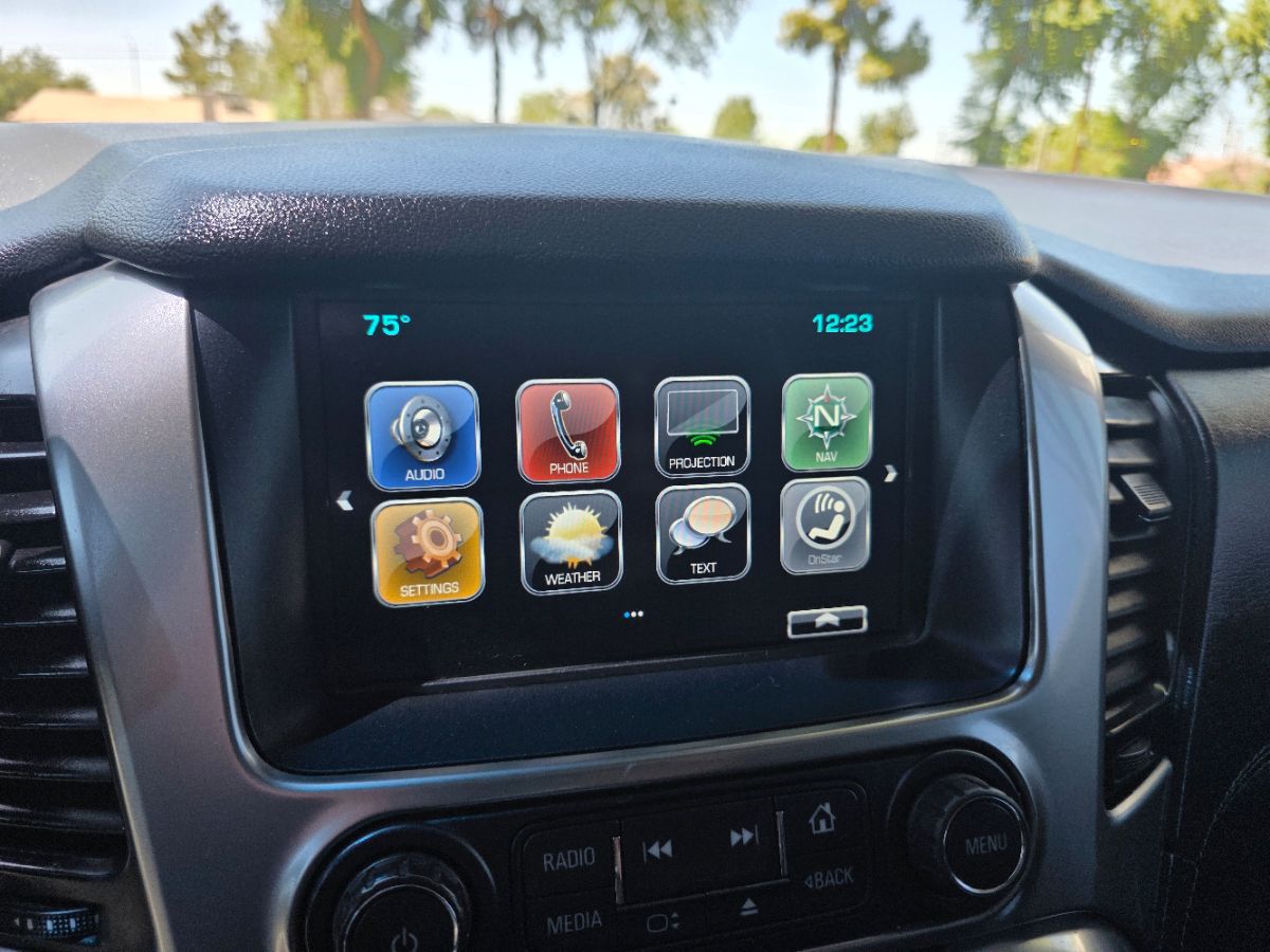 2017 Chevrolet Tahoe LT photo 25