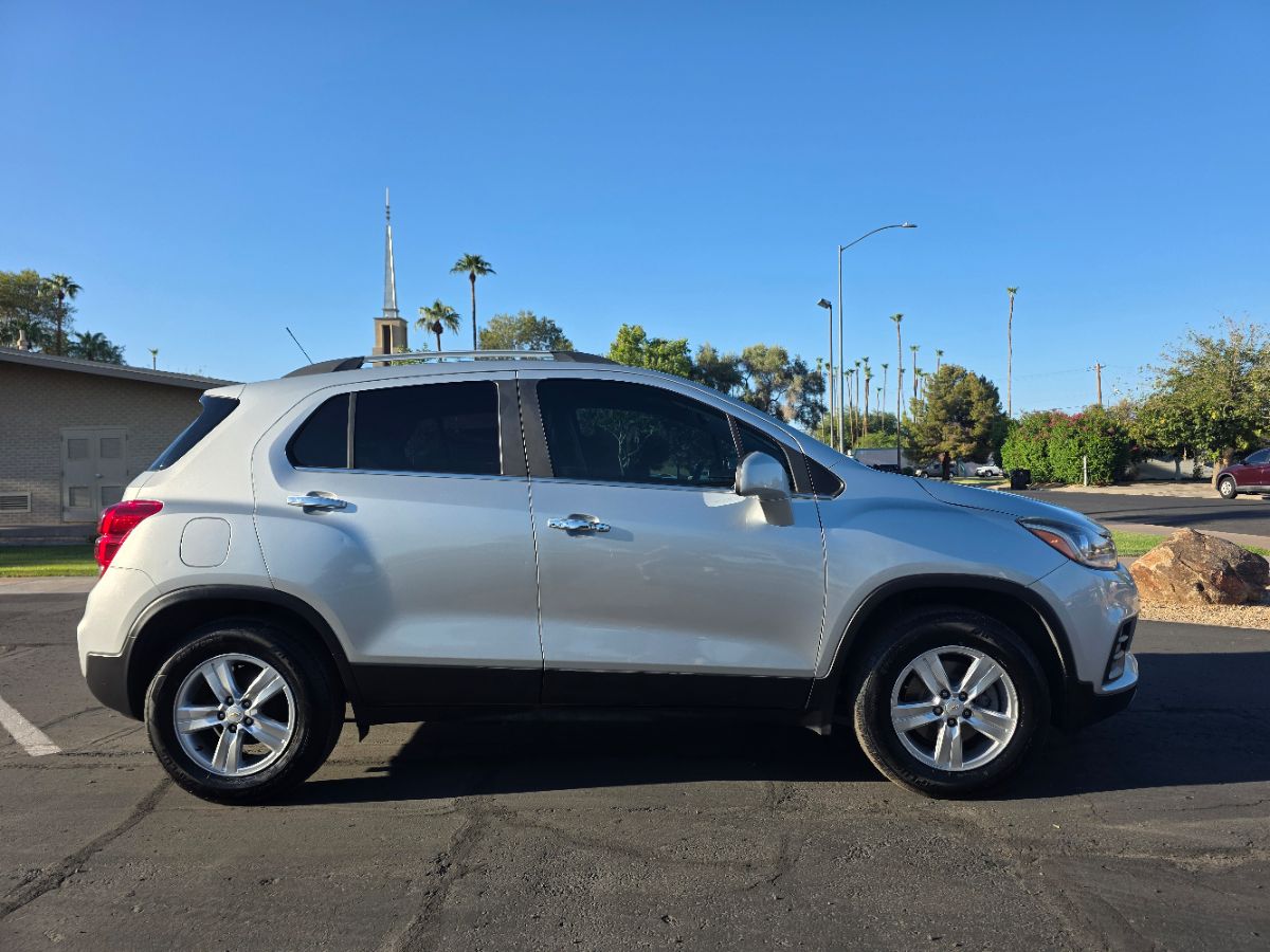 2018 Chevrolet Trax LT photo 3