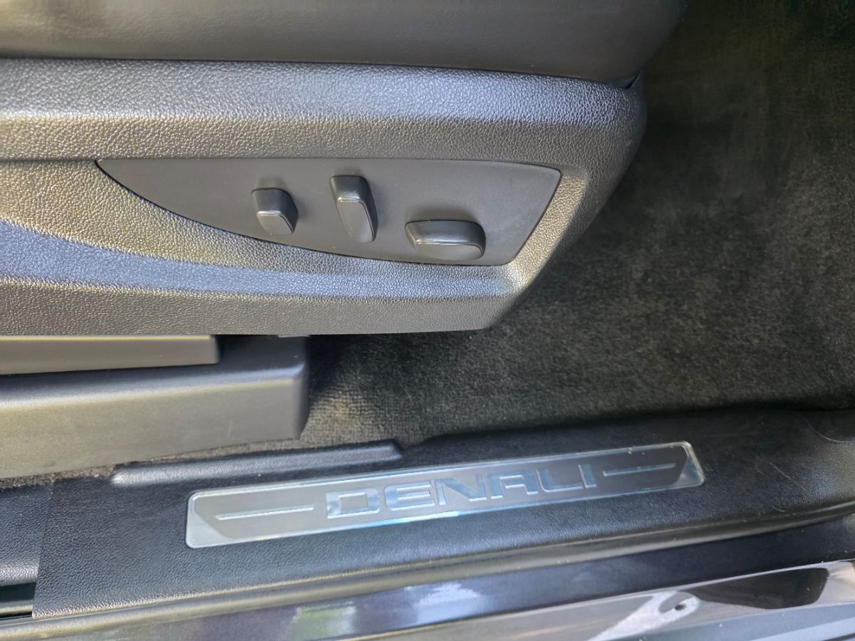 2015 Gmc Yukon XL Denali photo 26