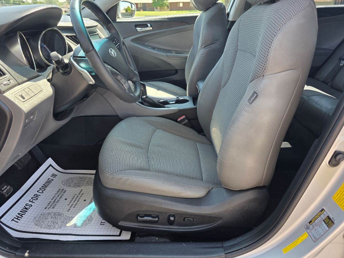 2012 Hyundai Sonata SE photo 10