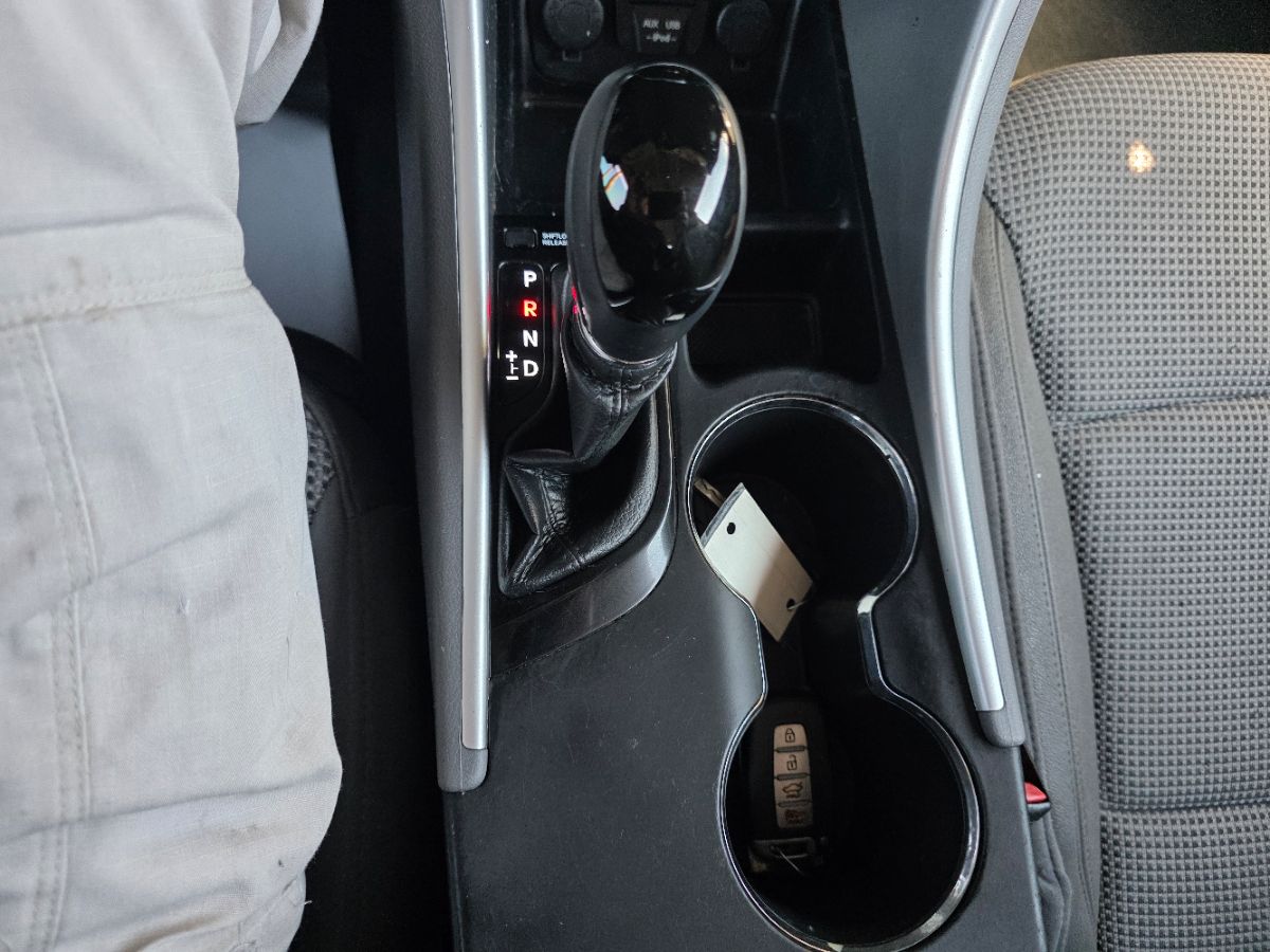 2012 Hyundai Sonata SE photo 23
