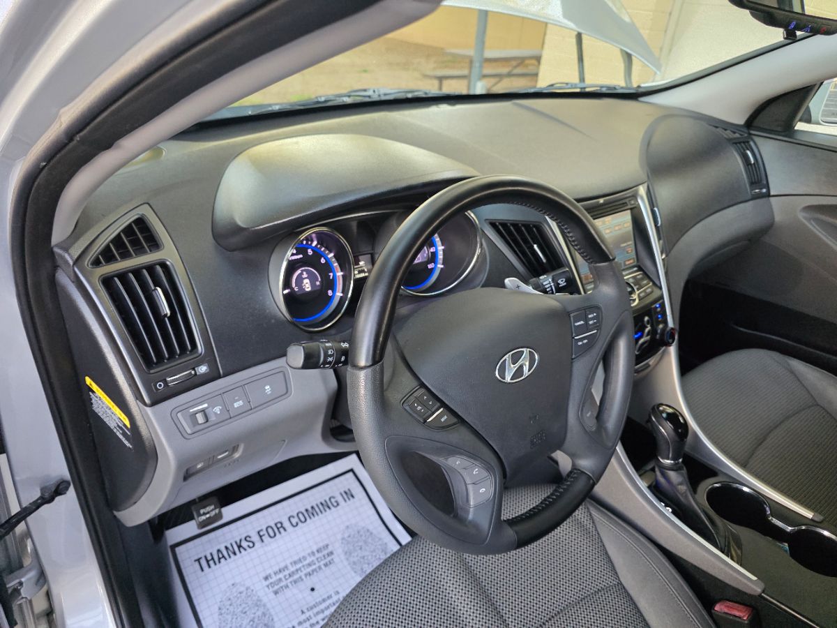 2012 Hyundai Sonata SE photo 34
