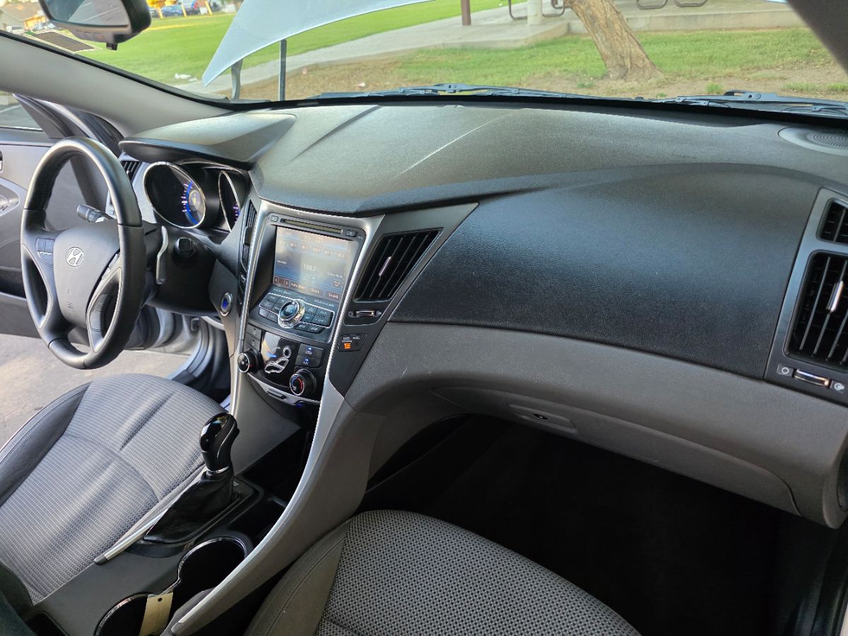 2012 Hyundai Sonata SE photo 37