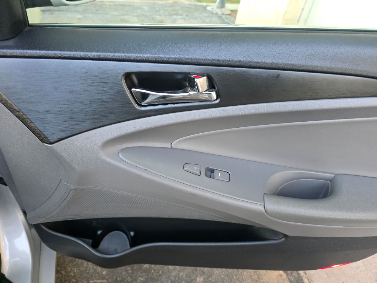 2012 Hyundai Sonata SE photo 41