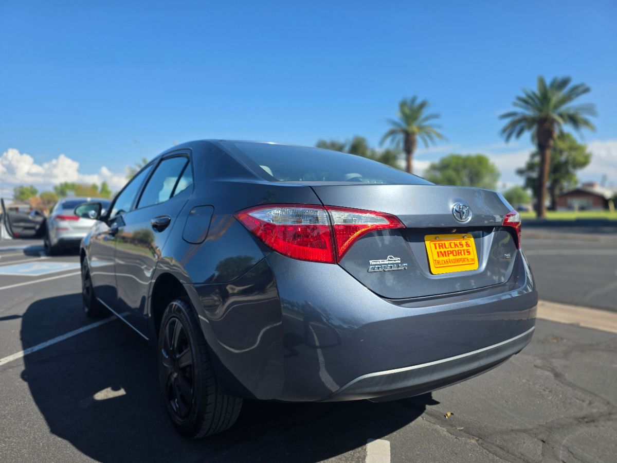 2016 Toyota Corolla LE photo 5