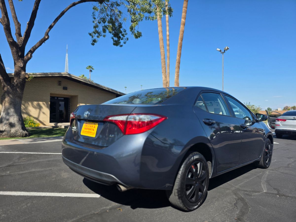 2016 Toyota Corolla LE photo 6
